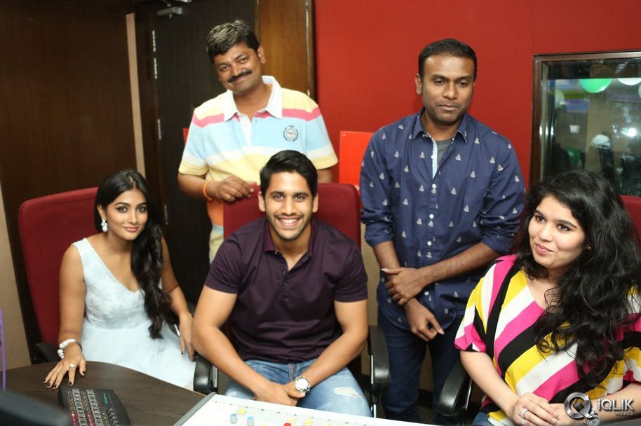 Oka-Laila-Kosam-Movie-Team-at-Red-FM